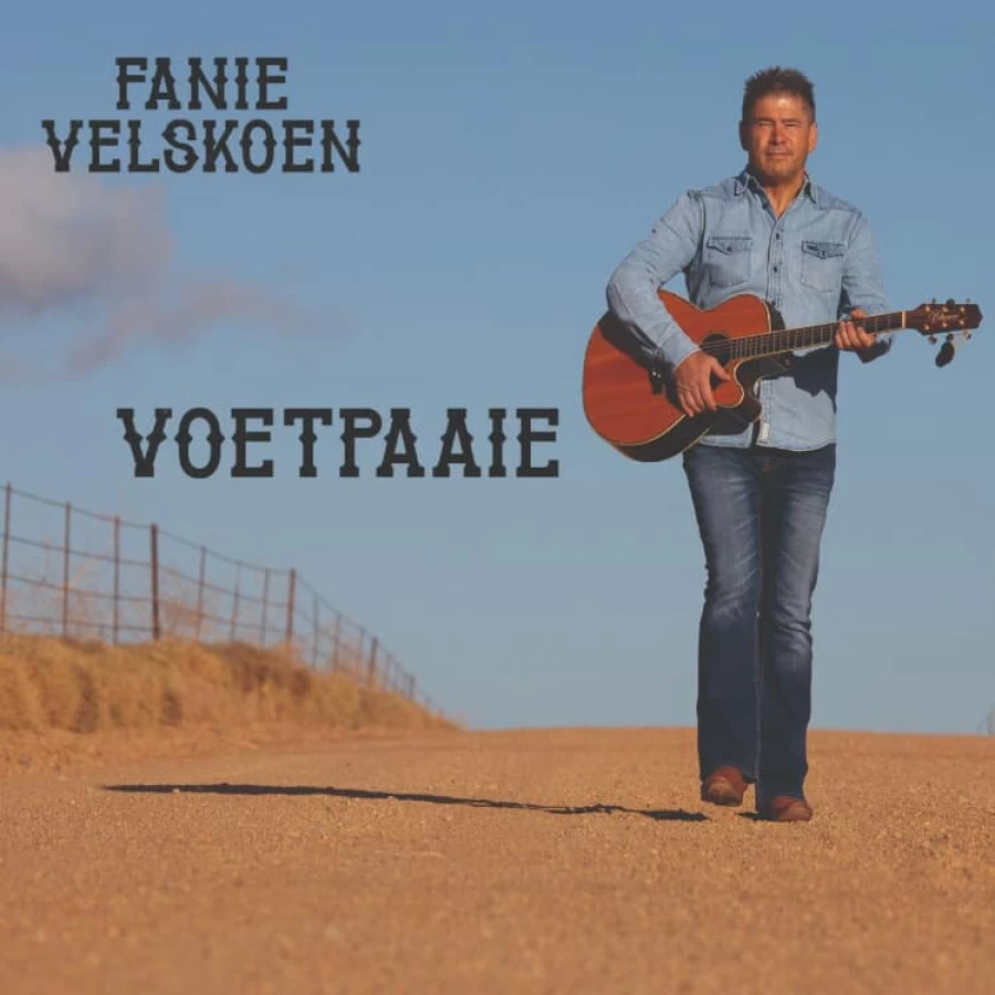 Voetpaaie by Fanie Velskoen