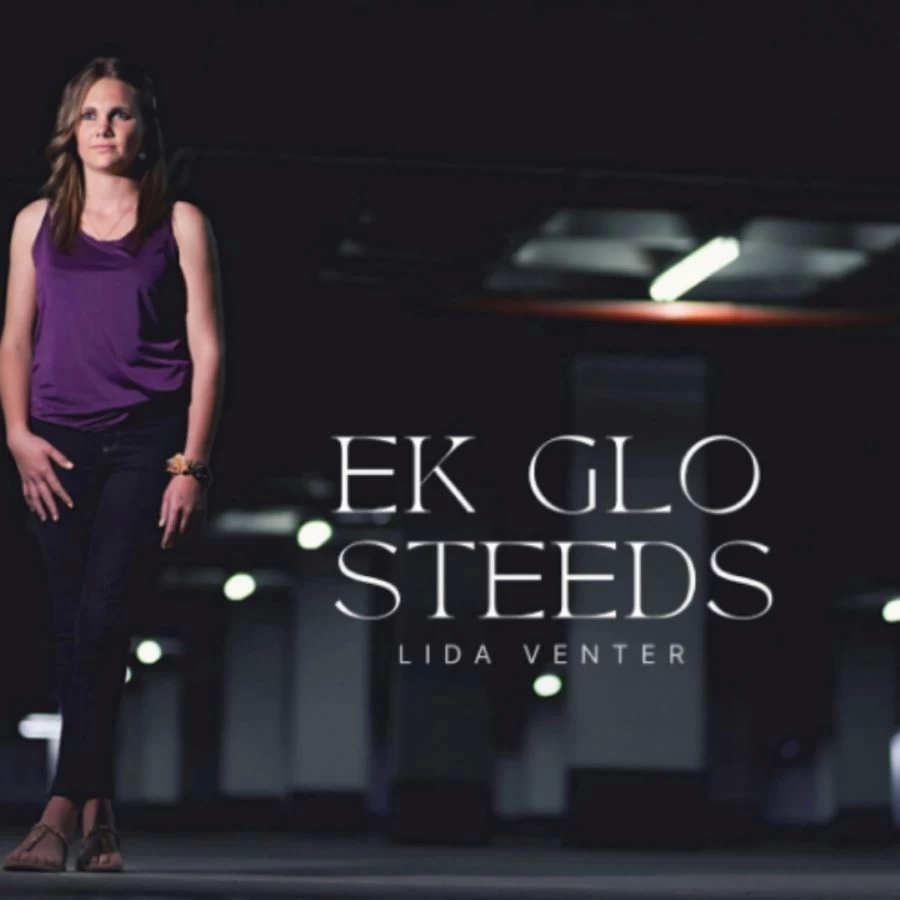 Ek Glo Steeds by Lida Venter